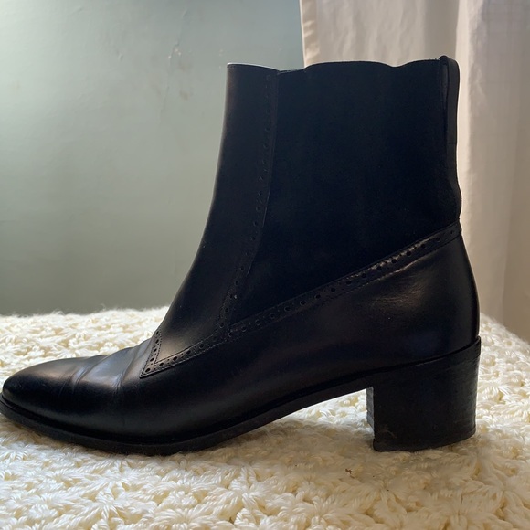 Vintage Ferragamo size 7 black ankle boots. - Picture 4 of 12